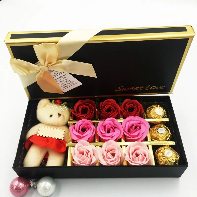 Miś róży box ze słodyczmy