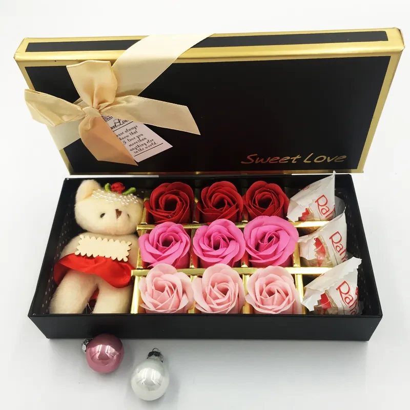 Miś róży box ze słodyczmy