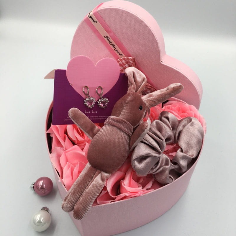 prezent na urodziny imeniny - uroczy miś w pudelku z biżuterią