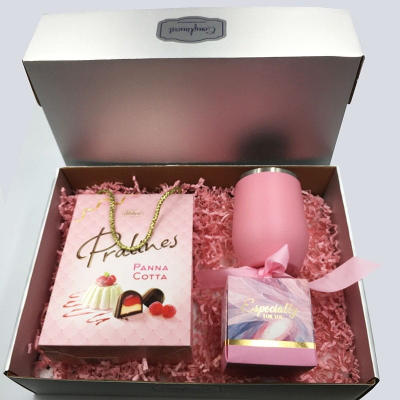 Prezent na walentynki dla niej w uroczym zestawie