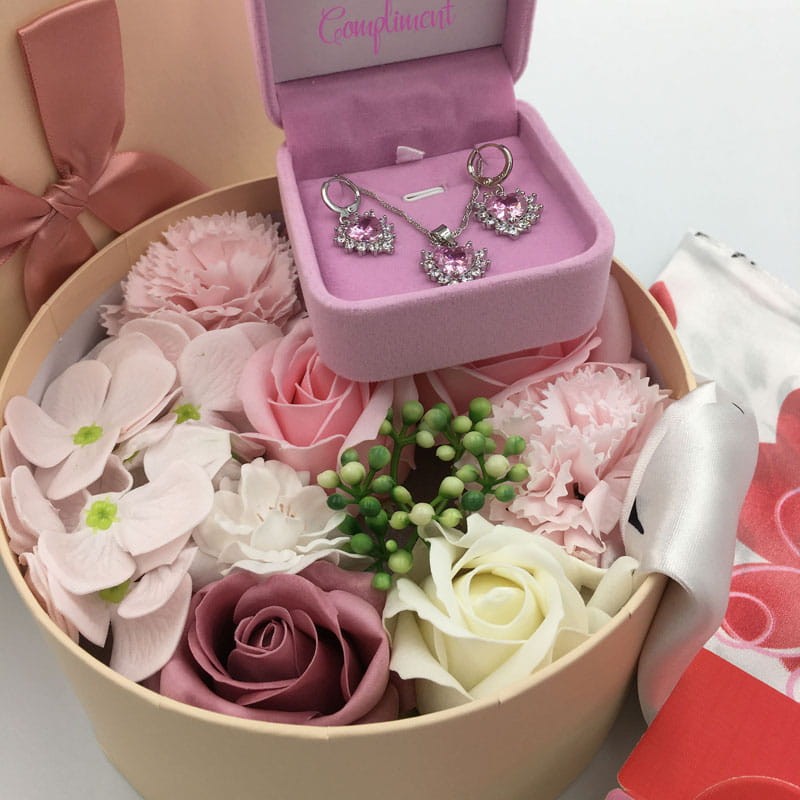 flower box z biżuterią dla par Je T'aime