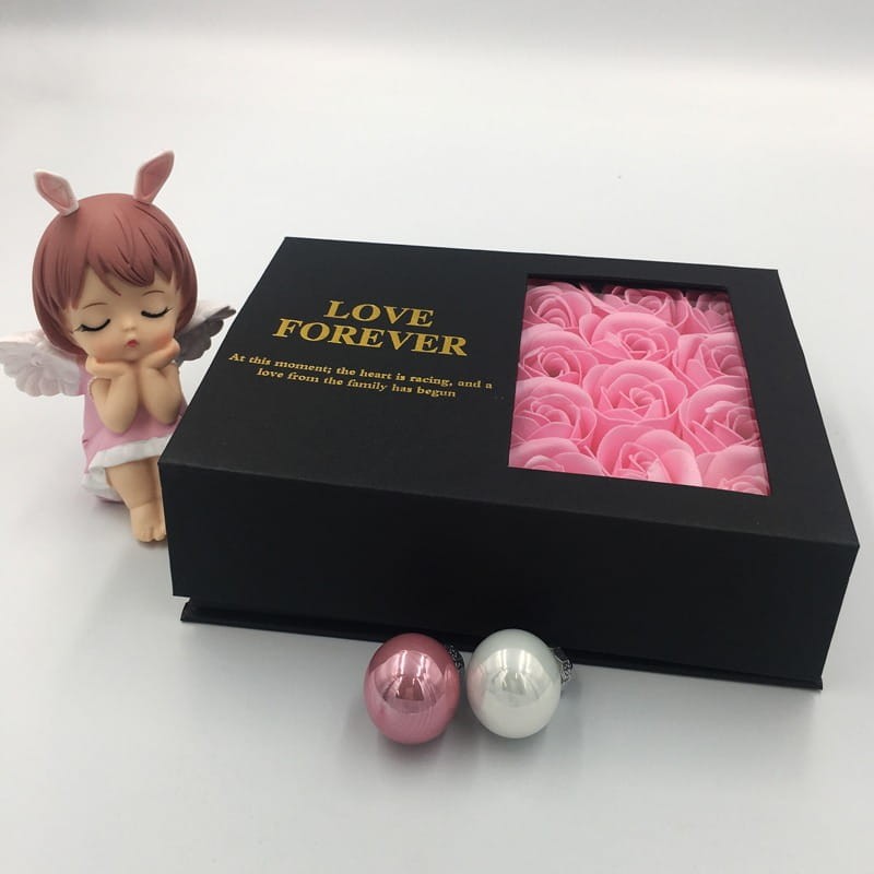 Elegancki zestaw z różowymi różami z mydła i zagarkiem