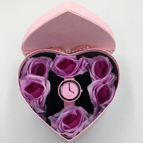 prezent dla siostry - flower box w stylu casual