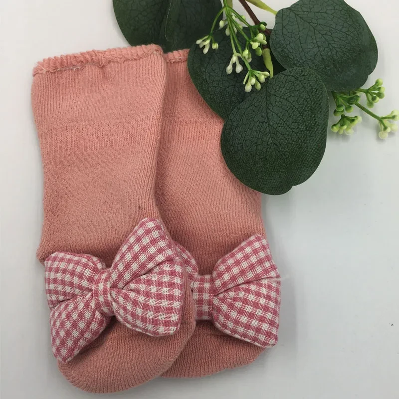 Аntypoślizgowe skarpetki dla noworodków, 3D zaprojektowany wzór, bardzo żywy i wyjątkowy