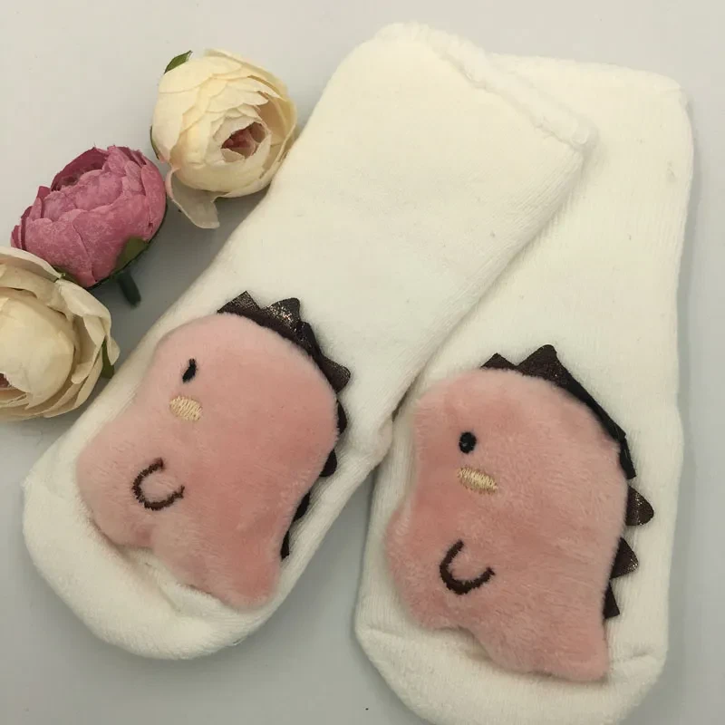 Аntypoślizgowe skarpetki dla noworodków, 3D zaprojektowany wzór