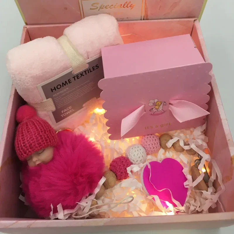 prezent powitalny dla noworodka dziewczynki