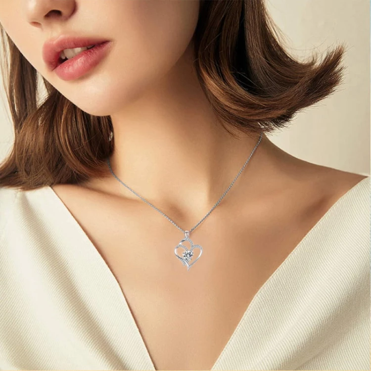 Bransoletka z sterlingowego srebra (Silver Plated) w kształcie znakа nieskończoności z cyrkonią