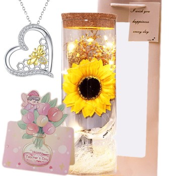 Prezent dla nauczyciela Bukiet żółtych kwiatów mydlanych pod szklaną kolbą