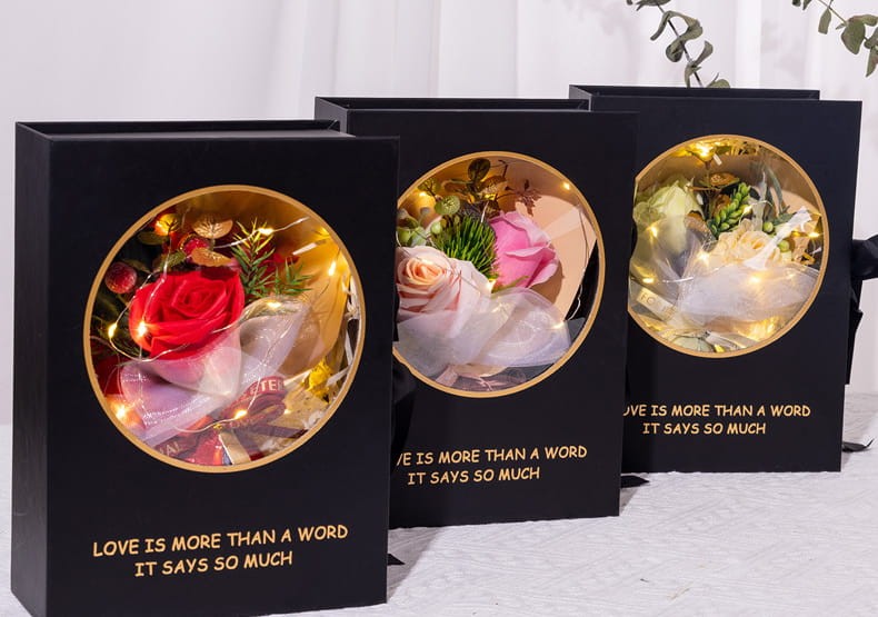 Flowerbox Książka Kwiaty Mydlane Róże prezent na Dzień Mamy