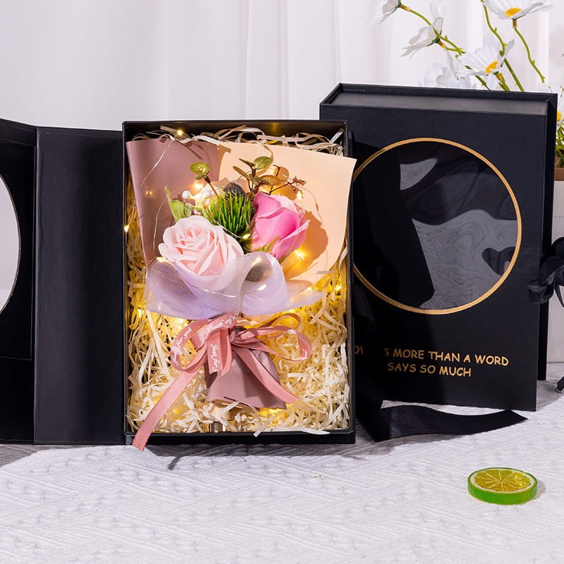 Flowerbox Książka Kwiaty Mydlane Róże prezent na Dzień Mamy