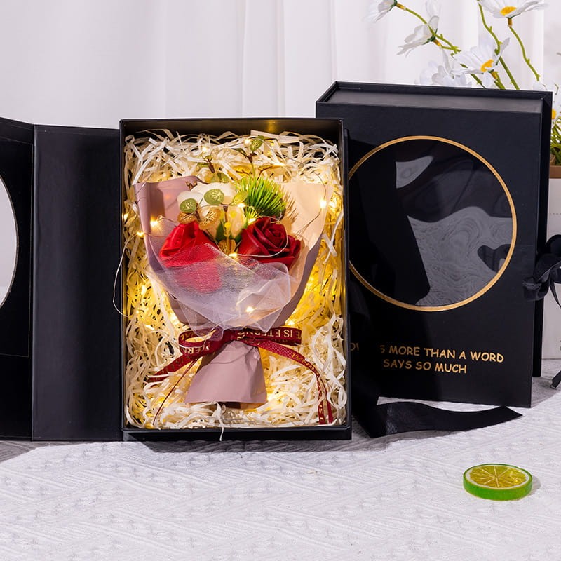 Flowerbox Książka Kwiaty Mydlane Róże prezent na Dzień Mamy