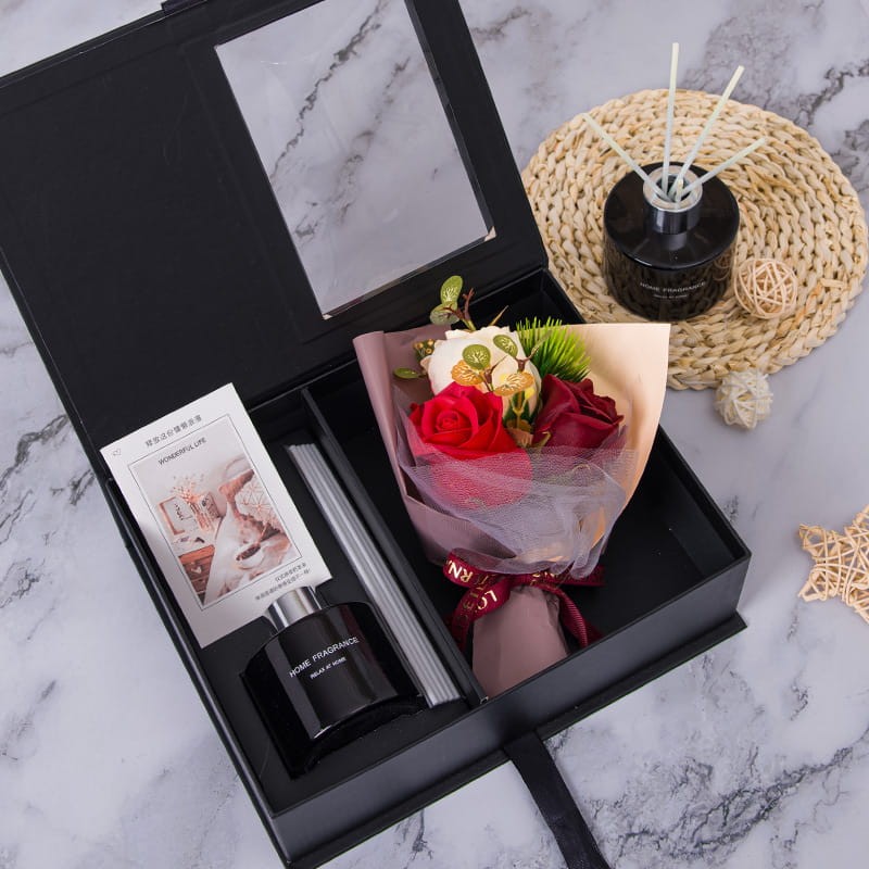 Bukiet róż z dyfuzorem dla Niej - Prezent na Walentynki