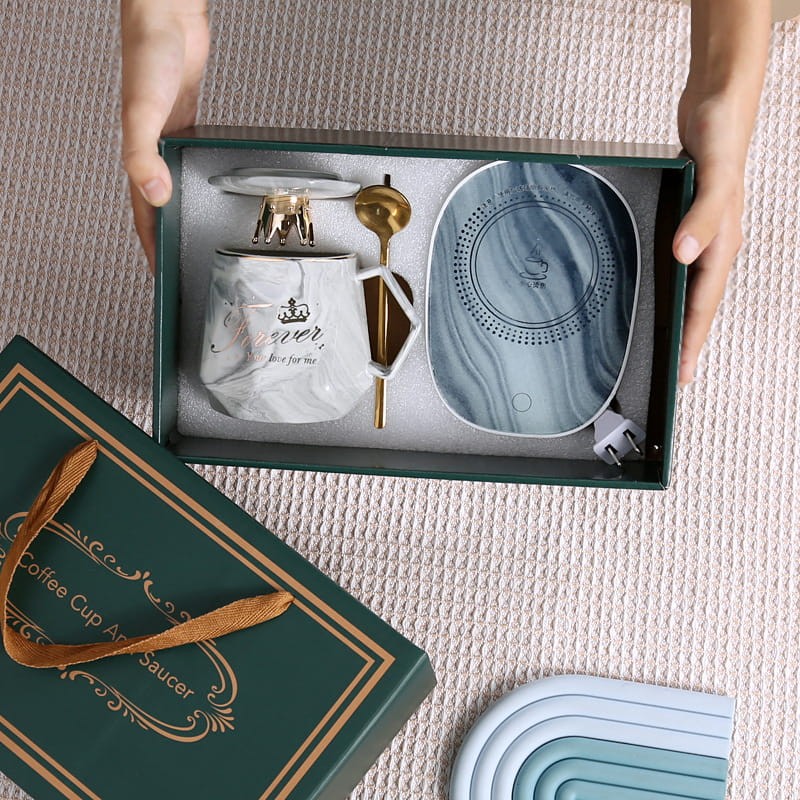 Prezent kubek z podgrzewaczem na święta