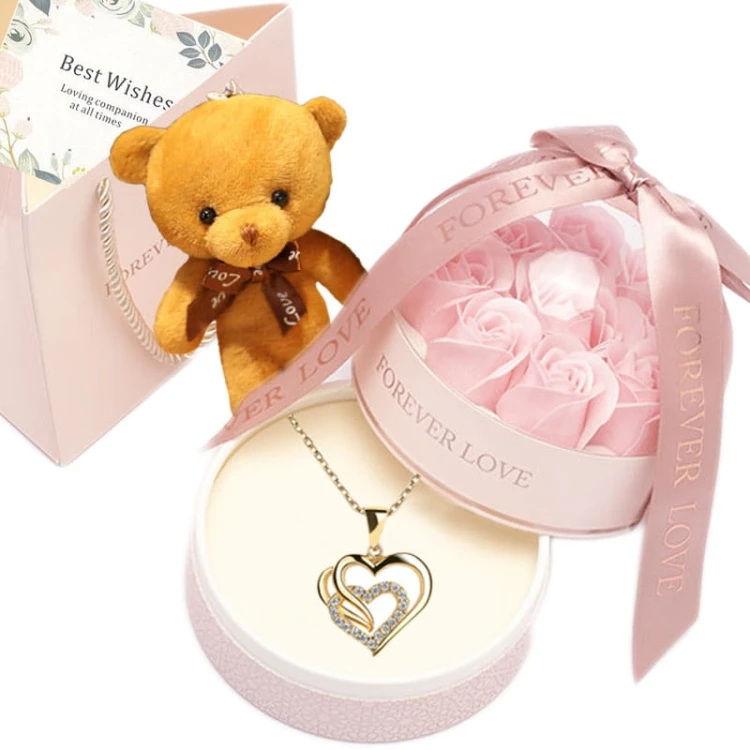 Złoty Naszyjnik Serce + Flower Box – Luksusowy Zestaw „Love Collection”