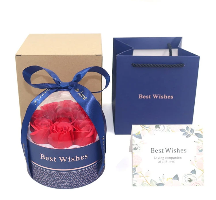 Flower box z mydlanymi różami i kartką – elegancki prezent dla koleżanki, mamy lub nauczyciela. Gotowy do wręczenia.