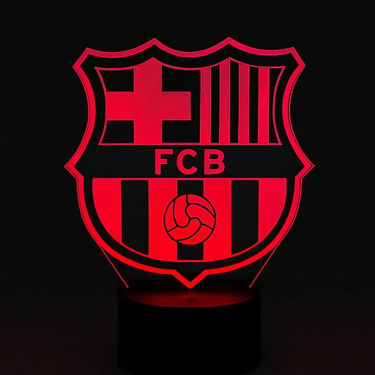 Personal 3D Lamp FC Barcelona – lampka LED USB z herbem klubu i pilotem do zmiany kolorów.