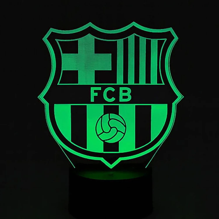 Lampka 3D LED z herbem FC Barcelona. Idealna dekoracja do pokoju kibica. 16 kolorów • Sterowanie pilotem • Zasilanie USBLampka 3D FC Barcelona – świecąca piłka z herbem klubu. Zmieniaj kolory pilotem!