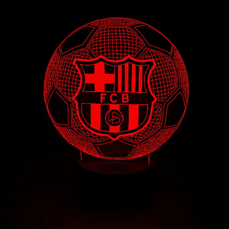 Lampka nocna 3D USB FC Barcelona – piłka z herbem klubu, czarna podstawa i efekt przestrzenny 3D.