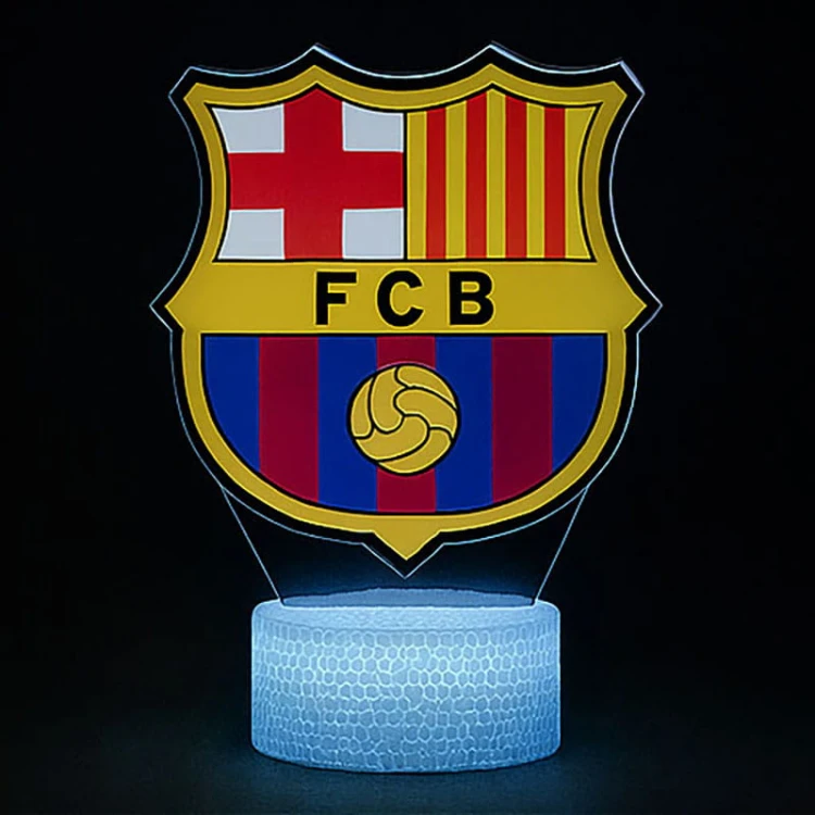 Personal 3D Lamp FC Barcelona – lampka LED USB z nadrukiem herbu klubu i pilotem do zmiany kolorów.