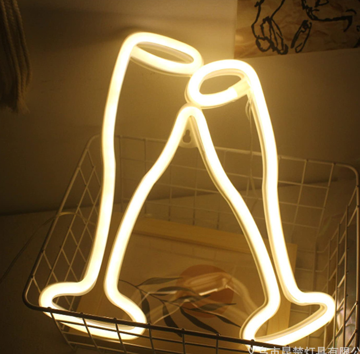 Neon Led Baterie/USB Lampka na ścianę Napis do pokoju znak neonowy  Brzęczące Szklanki