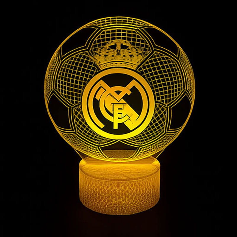 Lampka 3D LED FC Real Madryt – piłka z herbem klubu, nowoczesny design i pilot do sterowania światłem.