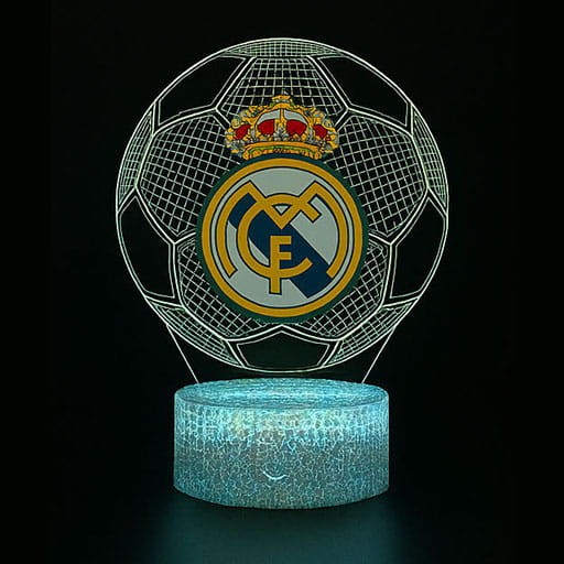 Personal 3D Lamp FC Real Madryt – lampka LED USB z nadrukiem herbu klubu i pilotem do zmiany kolorów.