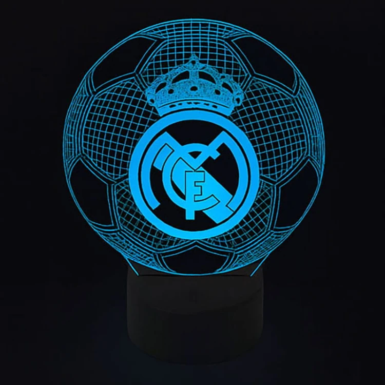 Personal 3D Lamp LED FC Real Madryt – lampka nocna USB z herbem klubu i pilotem do zmiany kolorów.