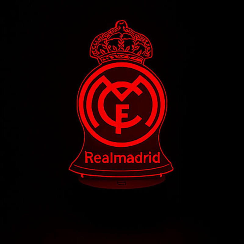 Lampka 3D LED FC Real Madryt – elegancka dekoracja i oryginalny upominek dla kibica.
