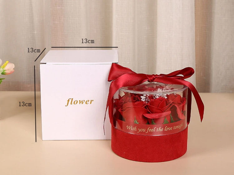 Różowe mydlane róże w eleganckim flowerboxie – romantyczny prezent z przesłaniem LOVE IS ETERNAL