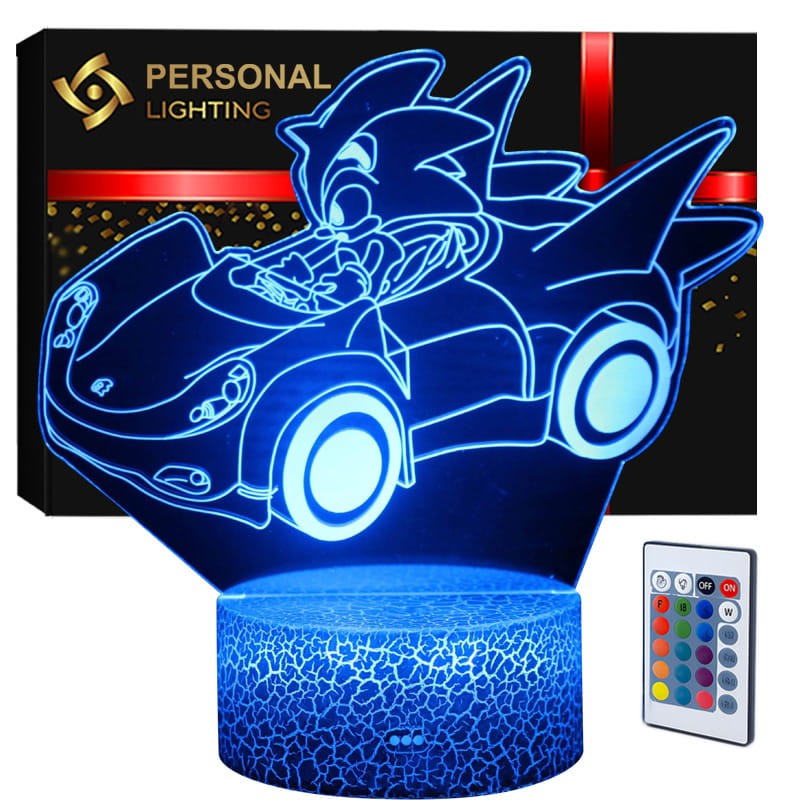 Lampka 3D LED USB z pilotem – Mały Sonic w samochodzie z bajki. Kolorowa, bezpieczna lampka nocna dla dzieci z efektem 3D. 16 kolorów światła, pilot i zasilanie USB – idealny prezent dla fana Sonica.
