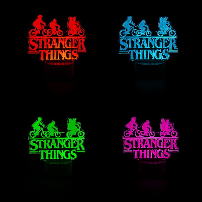 Lampka nocna 3D LED USB – Stranger Things. Efektowna lampka dla fana serialu Netflixa. 16 kolorów, pilot i zasilanie USB – idealny prezent i dekoracja wnętrza.