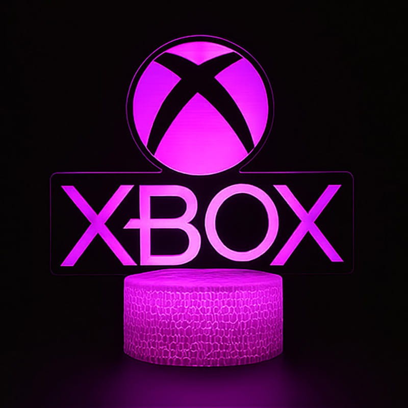 Lampka nocna 3D LED USB z pilotem – Playstation & Xbox . Efekt 3D, 16 kolorów światła i gamingowy design – idealna dekoracja i prezent dla gracza.