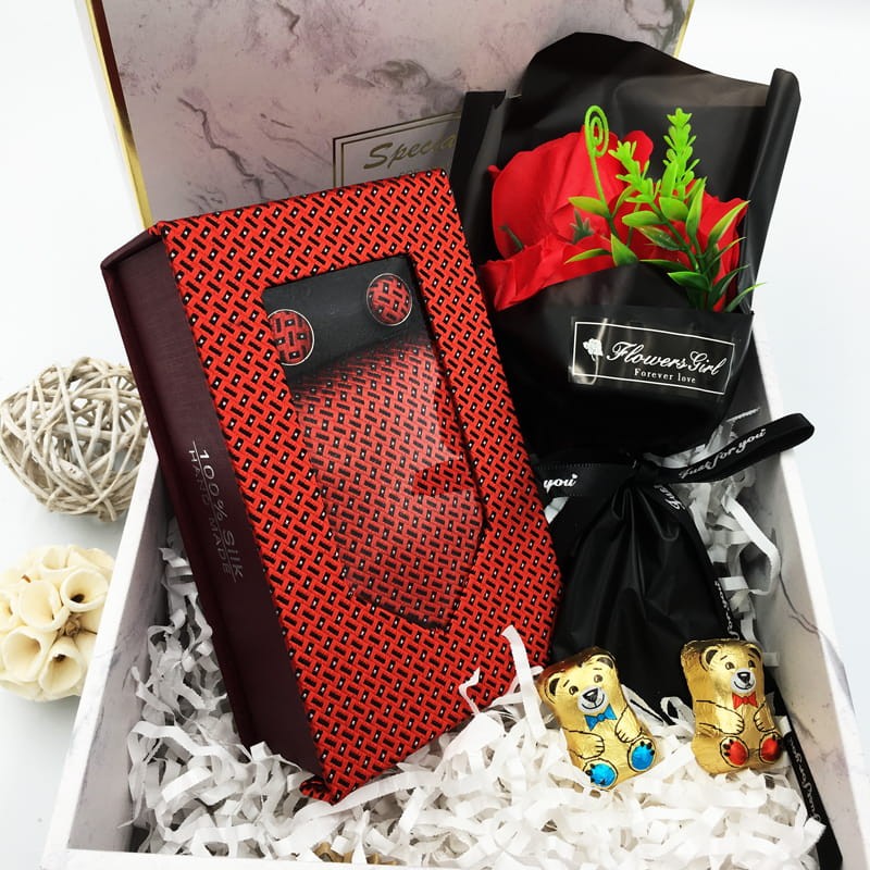 klasyczny czerwony prezent dla mężczyzny