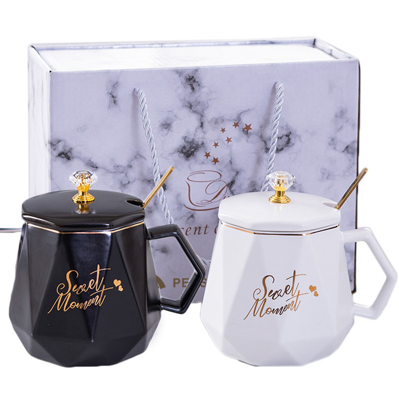 PREZENT DLA PARY NA ŚLUB, ROCZNICĘ LUB WALENTYNKI Ekskluzywny Zestaw Kubków „Forever & Crown”